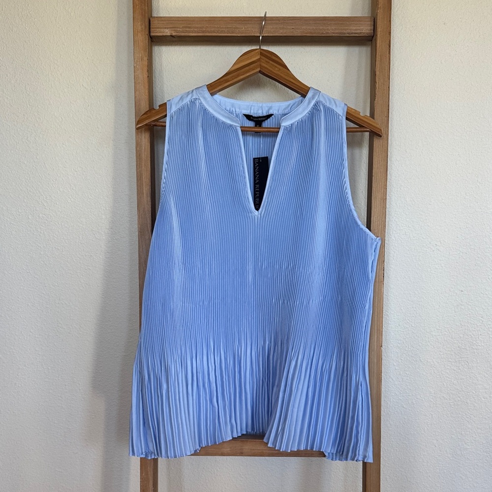 Banana Republic Pale Blue Pleated V-Notch Sleeveless Camisole